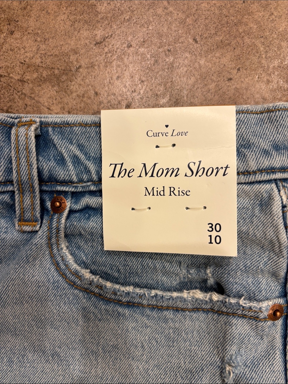 Curvy Love High Rise Mom Denim Shorts - Light Blue . Abercrombie and Fitch - Picture 2 of 5